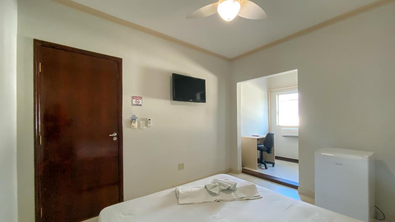 Center Plaza Hotel Cristalina Ngoại thất bức ảnh