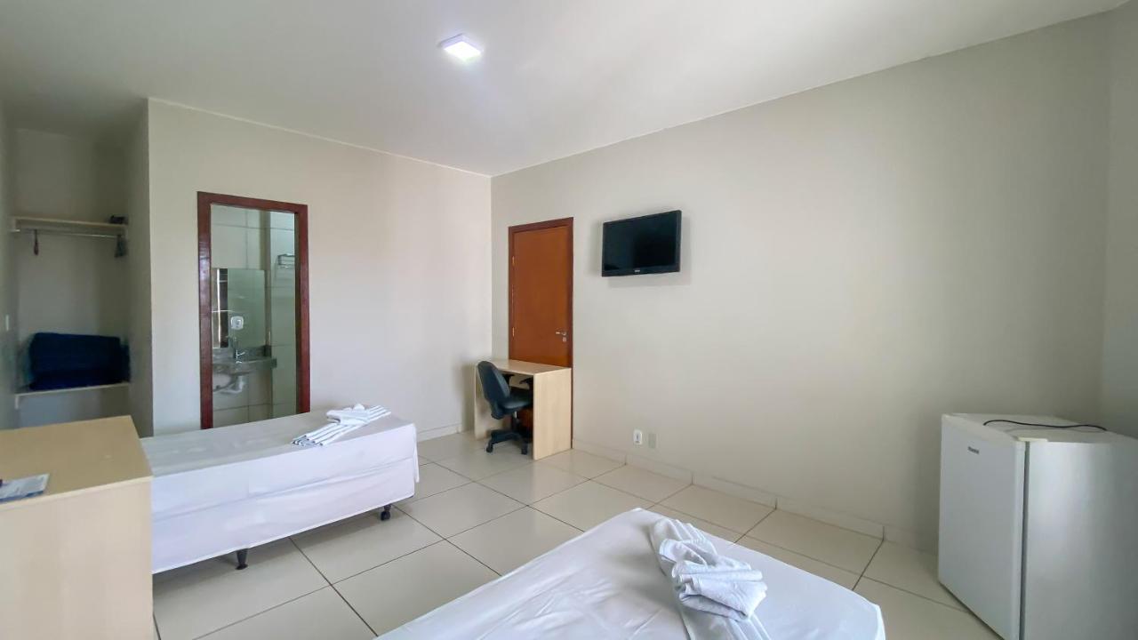 Center Plaza Hotel Cristalina Ngoại thất bức ảnh