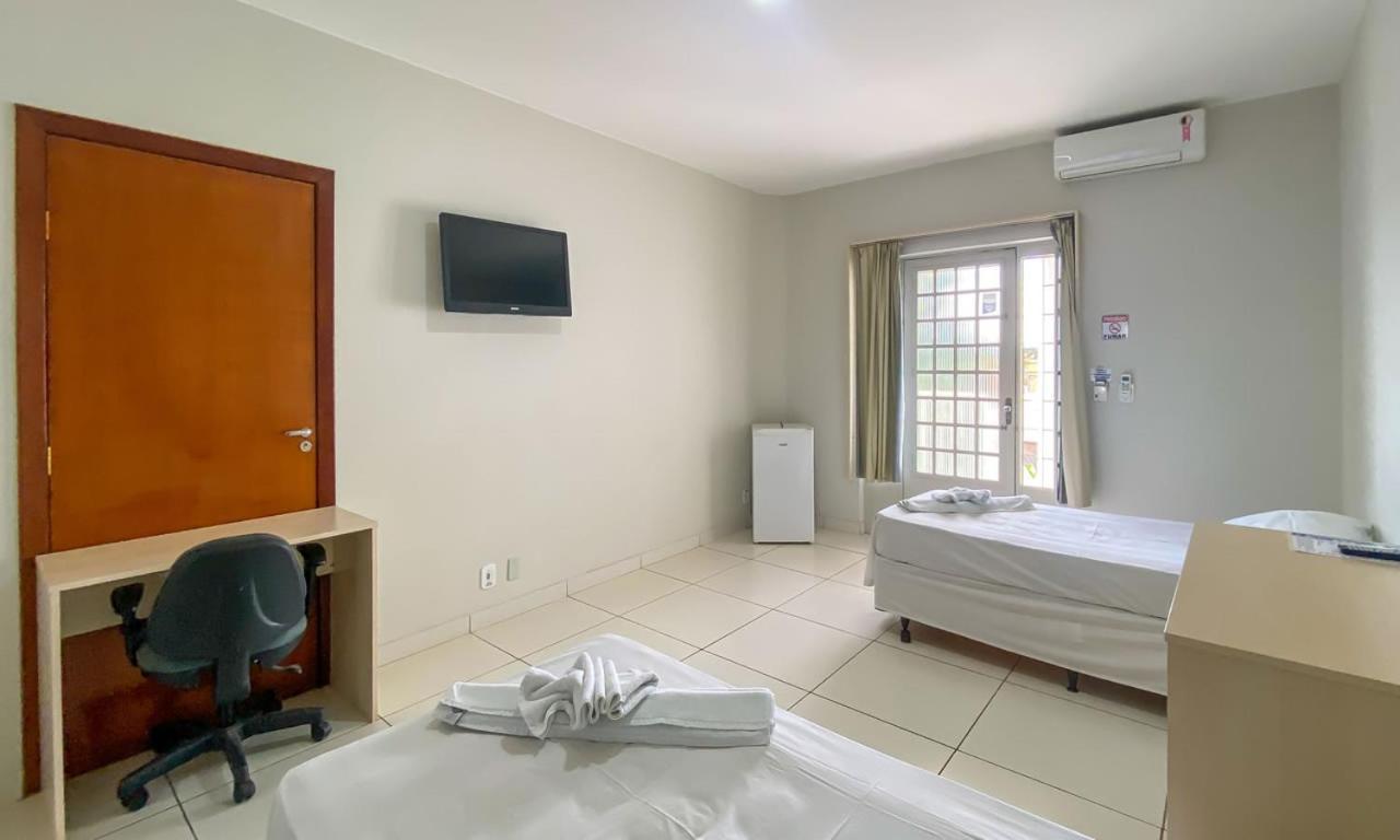 Center Plaza Hotel Cristalina Ngoại thất bức ảnh